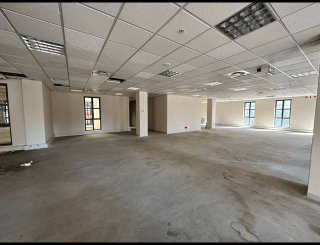 1,037M² OFFICE TO LET IN ROSEBANK